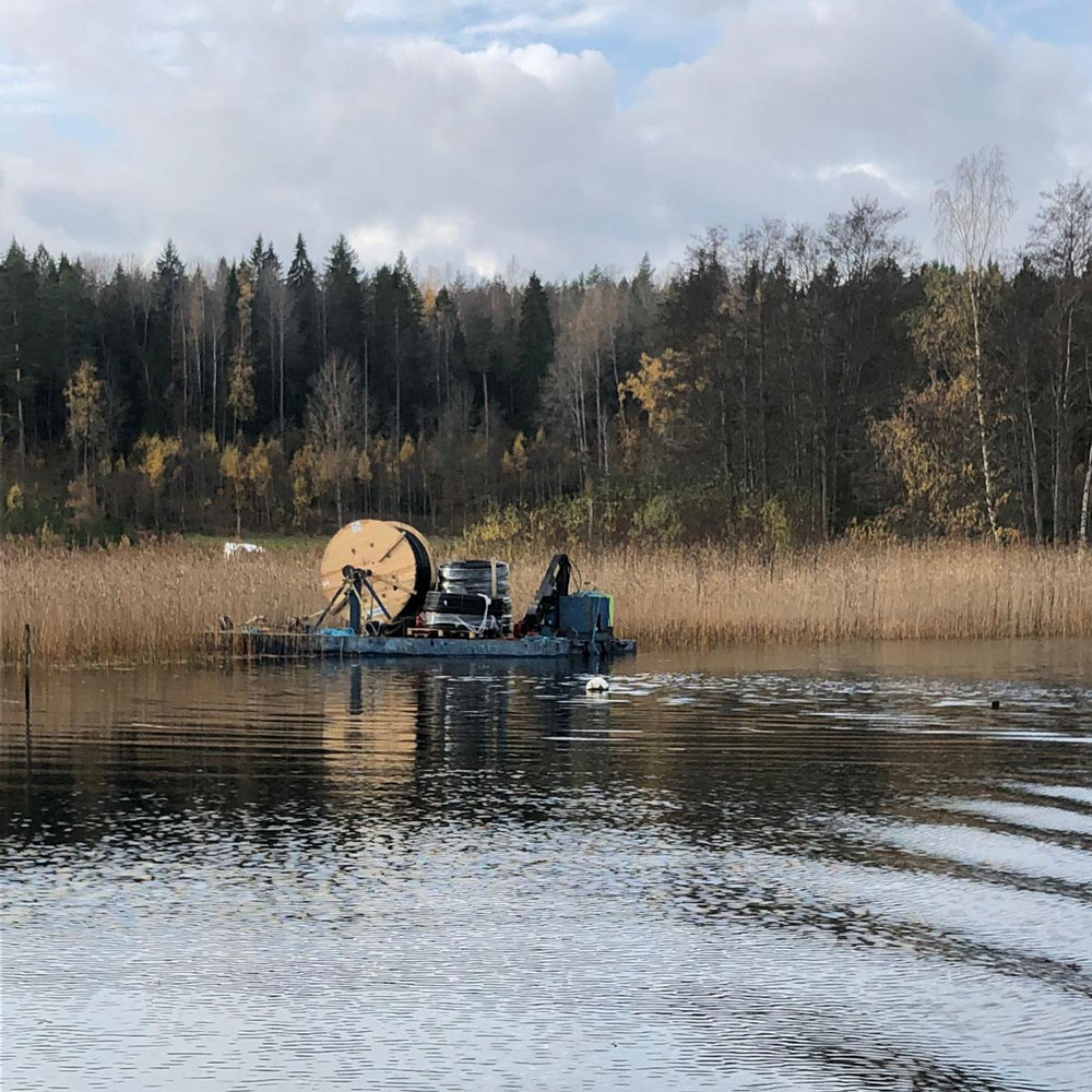 Installation av sjökabel utfört av SEA Sjöentreprenad och anläggning